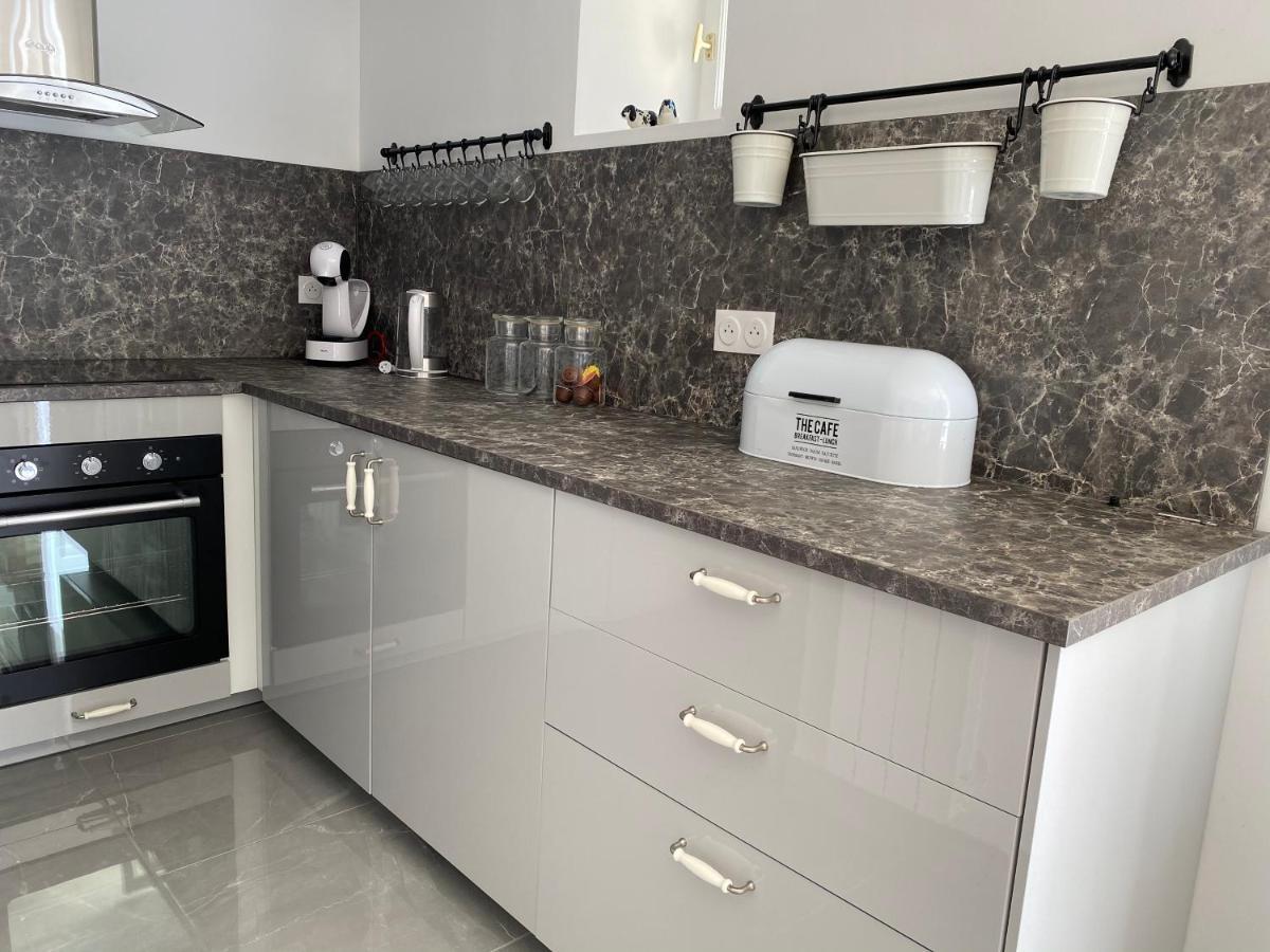 Amity. Exclusive Poolside Garden Apartment Сарла-ла-Канеда Экстерьер фото